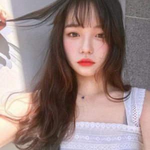 Chọn lọc các kiểu tóc nữ mái thưa được yêu thích nhất 2019