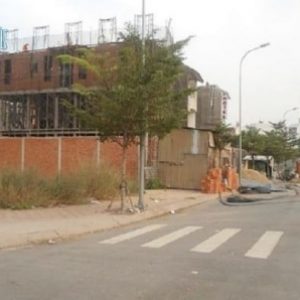 Bán gấp lô đất 2 mặt tiền đối diện chợ, diện tích 300m2 thị xã dĩ an