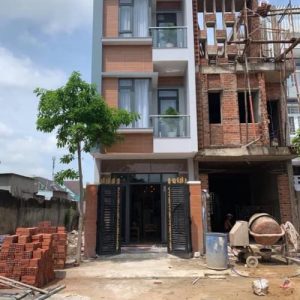 Bán nhà ngay trung tâm Phường Đông Hòa.